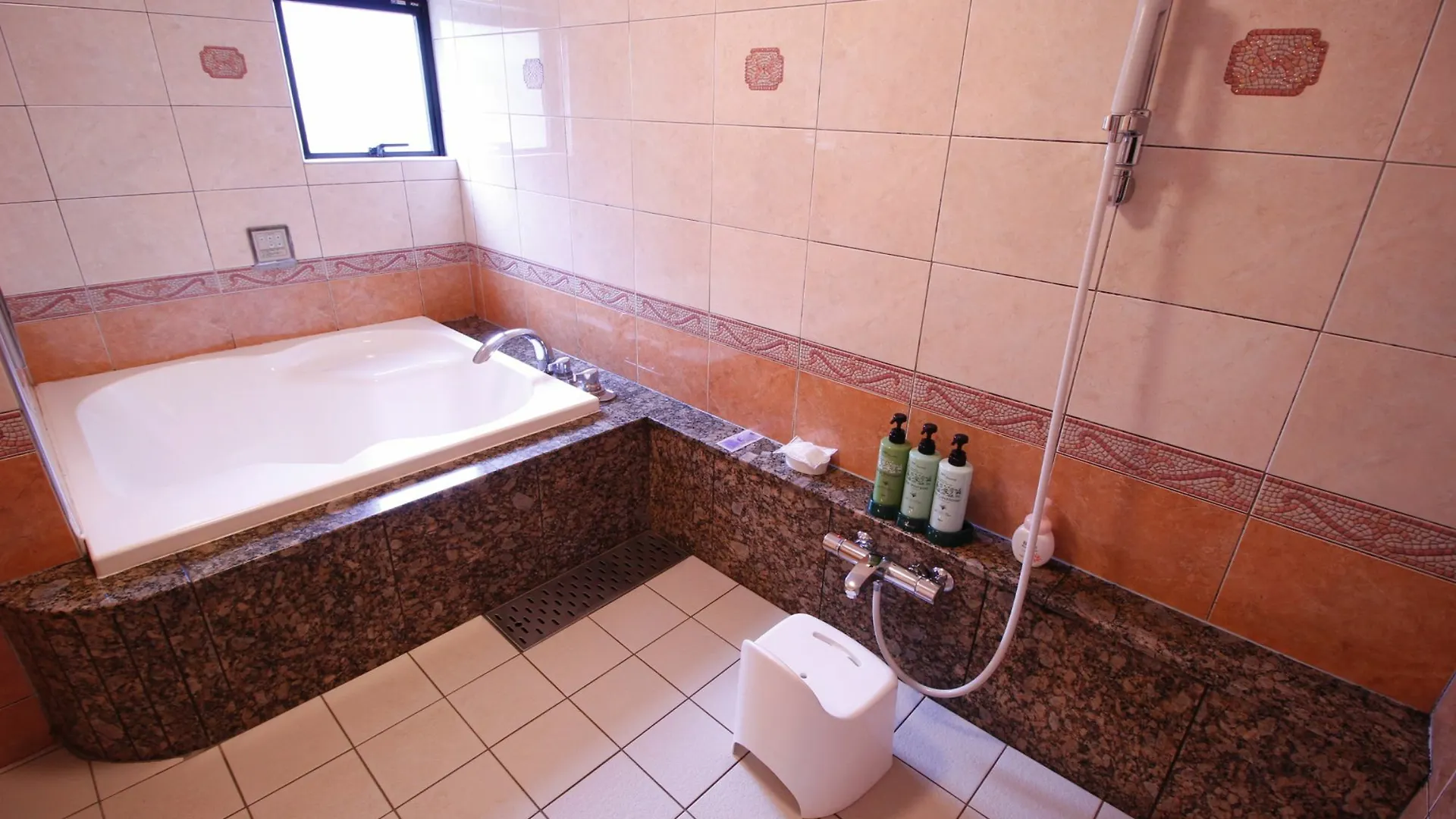 מלון אהבה טוקיו Hotel Atlas Shinkabukicho (Adults Only) יפן